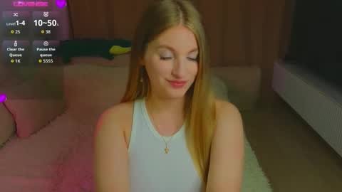 Snapshot of spaceice chatting on September 11, 6:53 pm Rachel online show from September 11, 6:53 pm