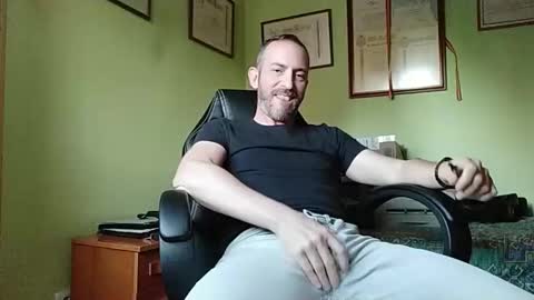 Manu  online show from February 15, 3:44 pm