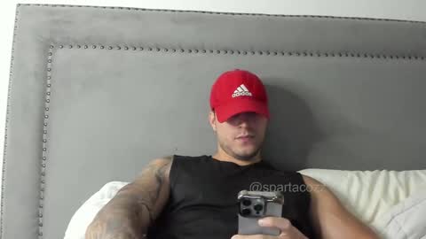Snapshot of spartacozz chatting on February 19, 12:14 am spartacozz online show from February 19, 12:14 am