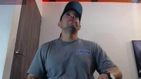Snapshot of spartacus_cam chatting on January 23, 5:24 am online show from January 23, 5:24 am