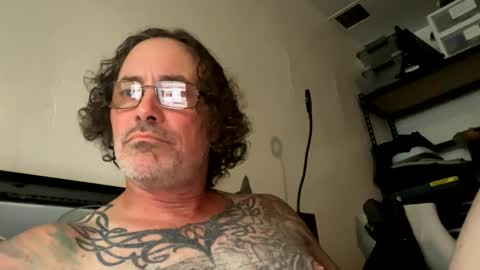 specter1972 online show from April 2, 12:40 am