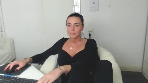 Snapshot of spicemint chatting on January 29, 8:56 pm Carla online show from January 29, 8:56 pm