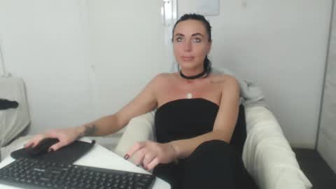 Snapshot of spicemint chatting on February 10, 8:42 pm Carla online show from February 10, 8:42 pm