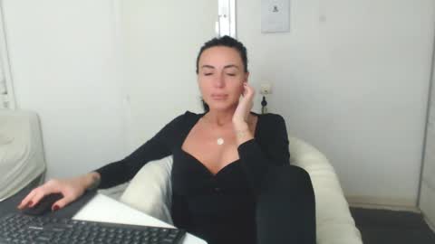 Snapshot of spicemint chatting on January 29, 5:56 pm Carla online show from January 29, 5:56 pm