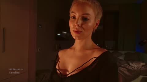 Elizabeth online show from September 23, 4:56 pm