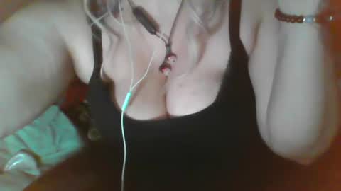 Vanessa Spade online show from December 26, 1:43 pm