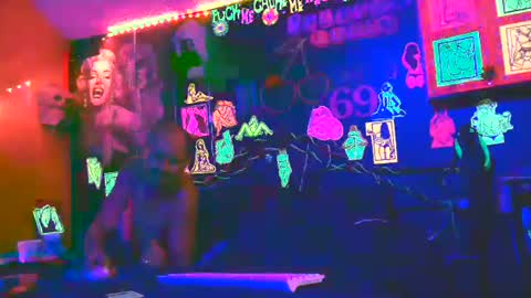 Daddy  His Splash Queen online show from July 19, 11:57 am