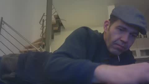 Snapshot of spliffray chatting on December 6, 7:39 pm spliffray online show from December 6, 7:39 pm