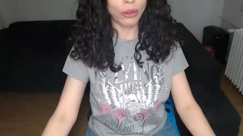 Snapshot of spoiled__doll chatting on December 4, 1:14 pm Doll online show from December 4, 1:14 pm