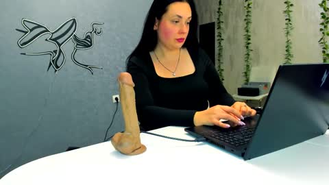 Lilith online show from November 9, 5:05 pm