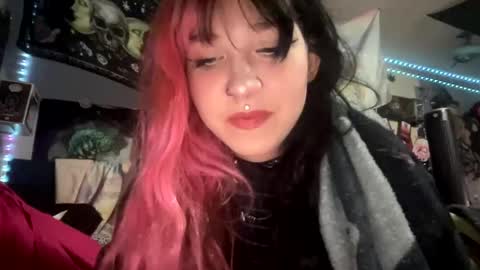 Snapshot of spookysanrihoe chatting on September 17, 6:22 pm Pixie online show from September 17, 6:22 pm