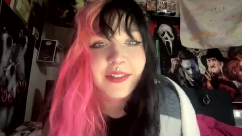 Snapshot of spookysanrihoe chatting on September 10, 4:30 pm Pixie online show from September 10, 4:30 pm