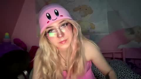 Snapshot of spookysanrihoe chatting on March 8, 3:50 am Pixie online show from March 8, 3:50 am