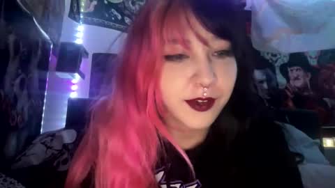 Snapshot of spookysanrihoe chatting on September 9, 4:07 pm Pixie online show from September 9, 4:07 pm