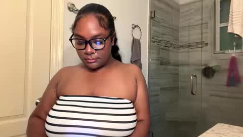 spreadthatassssssssss online show from May 7, 9:49 am