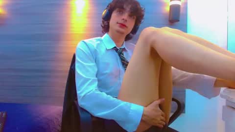 ethan online show from March 11, 1:25 pm