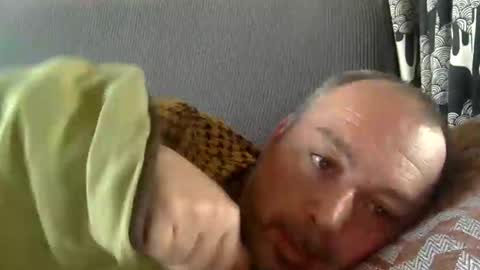 Snapshot of srekos38 chatting on February 20, 12:15 pm srekos38 online show from February 20, 12:15 pm