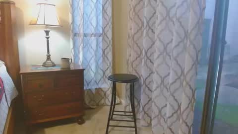 srtxshow online show from April 12, 9:19 pm