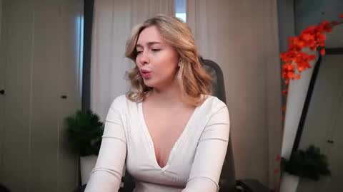 Kate online show from November 25, 1:21 pm