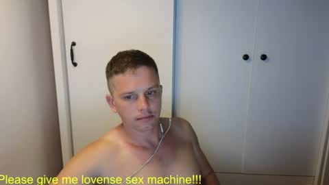 st1vemaster01 online show from July 18, 3:25 pm