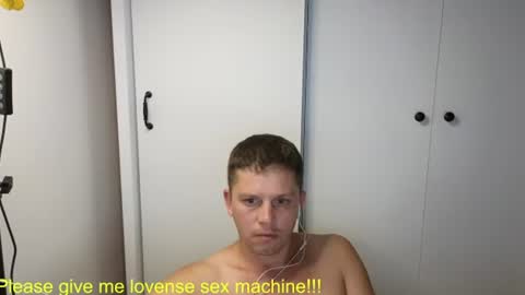 st1vemaster01 online show from August 3, 1:28 pm