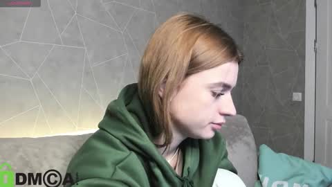 Stacey GMT5 Mo Tu We Th Fr Sa 3am -10am online show from December 22, 1:12 am