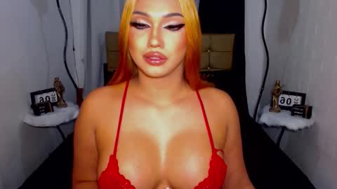 DomStacey online show from December 6, 3:39 pm