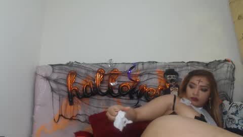 shanell online show from November 1, 3:39 am