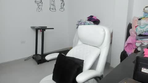 Zulma Yisset online show from May 8, 3:56 am
