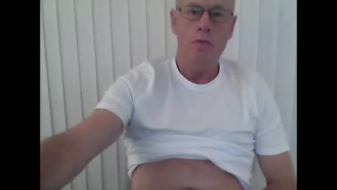 stanley1923308 online show from October 2, 9:57 pm