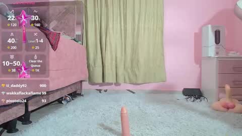 Snapshot of star_bons22 chatting on December 21, 11:45 pm star bons online show from December 21, 11:45 pm