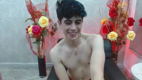 Snapshot of star_boyx chatting on March 10, 11:38 pm star_boyx online show from March 10, 11:38 pm