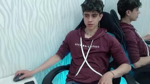 Snapshot of star_boyx chatting on March 3, 9:05 pm star_boyx online show from March 3, 9:05 pm