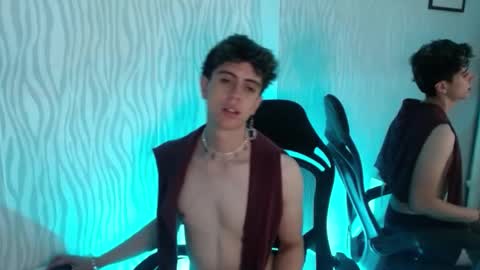 Snapshot of star_boyx chatting on March 4, 12:07 am star_boyx online show from March 4, 12:07 am
