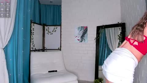 Chloe online show from May 29, 2:26 pm