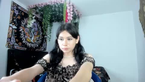 Snapshot of starmoonly chatting on March 7, 1:53 am starmoonly online show from March 7, 1:53 am