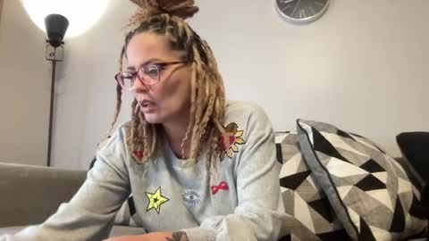 Starrlane9999 online show from December 13, 3:32 pm