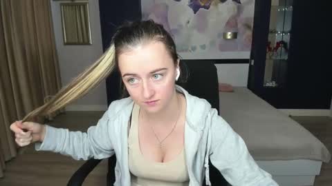 StasyStew online show from September 30, 5:51 am