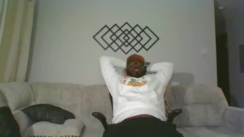 stayinalive1992 online show from December 19, 4:19 am