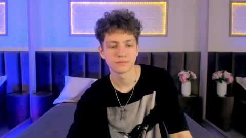 Esrefan online show from February 26, 7:50 pm