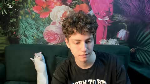 Esrefan online show from April 12, 8:02 pm