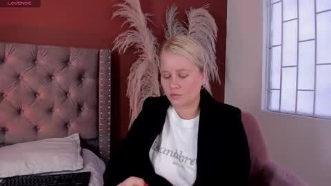 Stefanny   online show from January 7, 12:43 pm