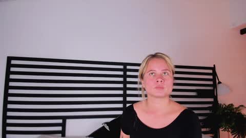 Stefanny   online show from February 4, 6:27 pm