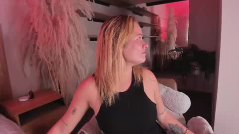 Stefanny   online show from March 6, 12:30 pm