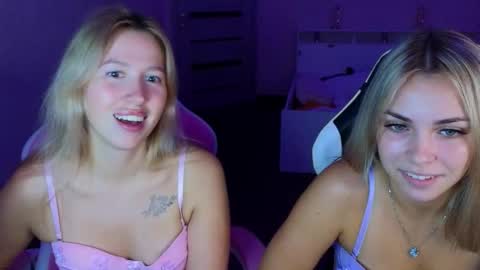 Snapshot of stefany_and_bettany chatting on September 12, 5:26 pm Stefany and Bettany online show from September 12, 5:26 pm