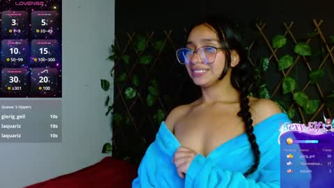 Stefanny lopez online show from December 4, 5:49 pm