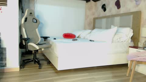 Zuly online show from September 30, 2:22 am