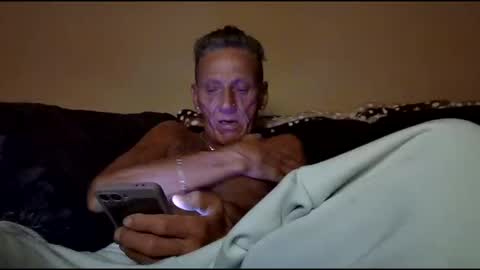 Snapshot of stefy1037 chatting on September 19, 5:44 am stefy1037 online show from September 19, 5:44 am