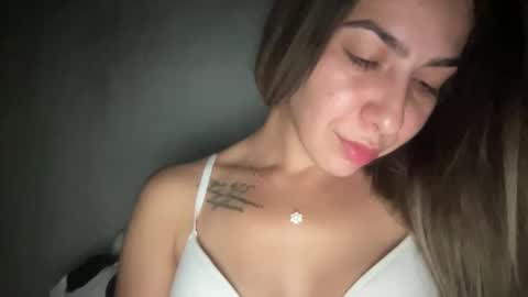 Snapshot of stefy_glow chatting on October 10, 9:19 pm stefy_glow online show from October 10, 9:19 pm