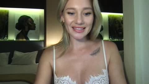 Stella online show from September 24, 12:45 pm